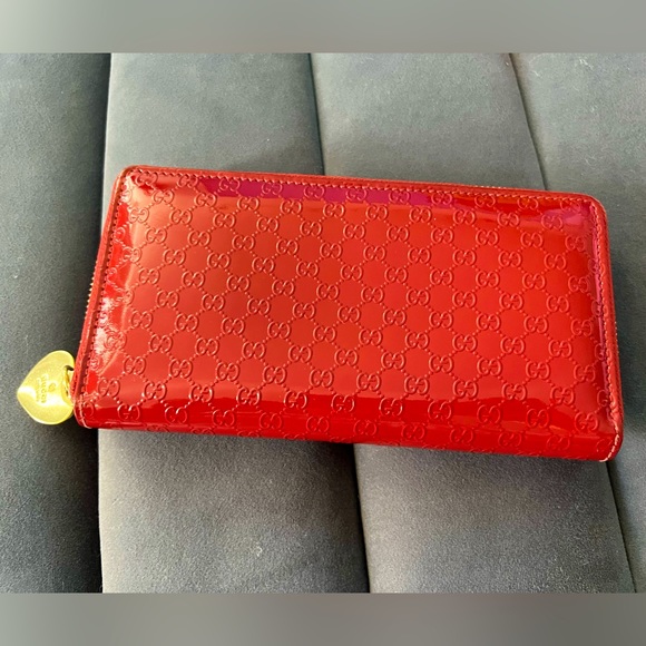 Gucci zippy wallet; color red; in a great condition - Picture 2 of 7